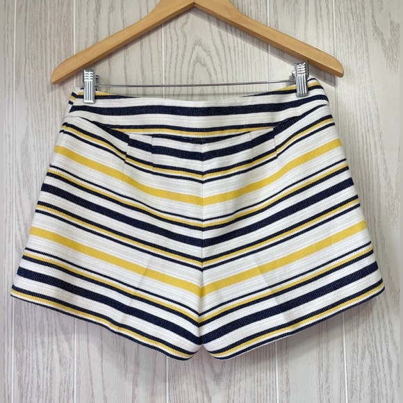 Ann Taylor LOFT Size 6 Striped Riviera Shorts with 4” Inseam Yellow EUC - Picture 4 of 4